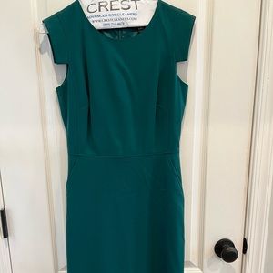 Wool j. Crew resume dress. 0. Green. Pockets.